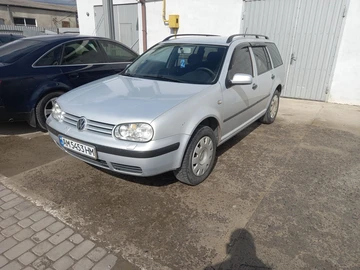 Авто Volkswagen Golf 1999 № 8788321