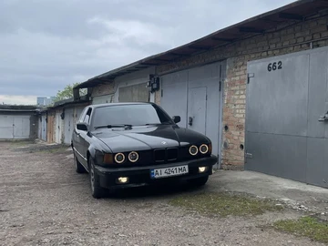 Авто BMW 7 Серия 1988 № 8788606