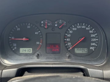 Авто Volkswagen Golf 2002 № 8788954