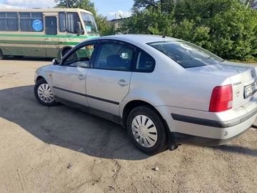Авто Volkswagen Passat Sedan 1998 № 8789203
