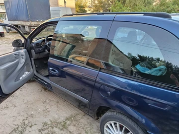 Авто Chrysler Voyager 2005 № 8789329