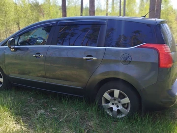 Авто Peugeot 5008 2012 № 8789810