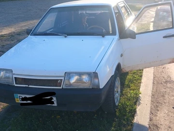 Авто ВАЗ 21099 2000 № 8789861