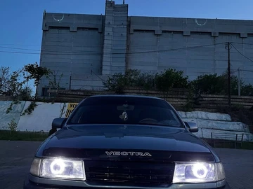 Авто Opel Vectra 1990 № 8790113