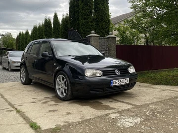 Авто Volkswagen Golf 2000 № 8790126