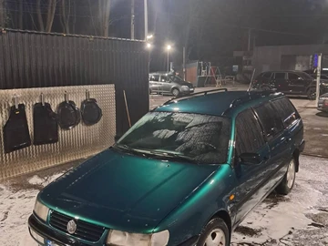 Авто Volkswagen Passat Variant 1996 № 8790161