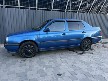 Авто Volkswagen Vento 1993 № 8790377
