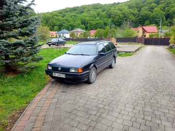 Авто Volkswagen Passat Variant 1993 № 8790765