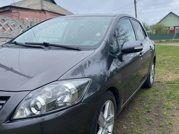 Авто Toyota Auris 2010 № 8790865