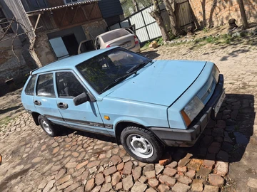 Авто ВАЗ 2109 1992 № 8791198