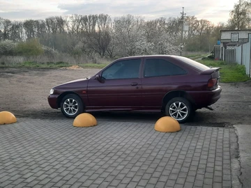 Авто Ford Escort 1995 № 8791709