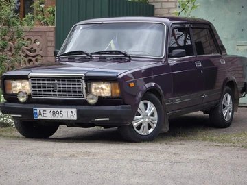 Авто ВАЗ 2107 2004 № 8791764