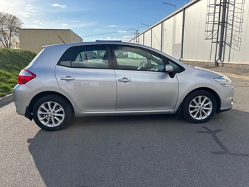 Авто Toyota Auris 2011 № 8791914