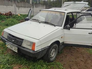 Авто ВАЗ 21093 1989 № 8791923