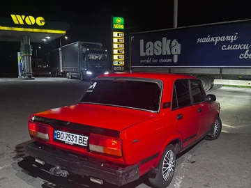 Авто ВАЗ 2107 1989 № 8792413