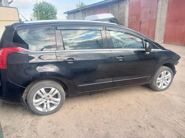 Авто Peugeot 5008 2010 № 8793159