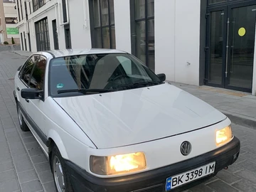 Авто Volkswagen Passat Sedan 1988 № 8793668