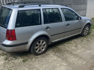 Авто Volkswagen Golf 2000 № 8794635