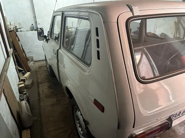 Авто ВАЗ 2121 1993 № 8794978