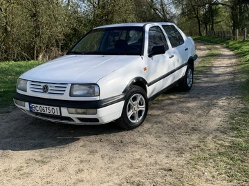 Авто Volkswagen Vento 1993 № 8795266