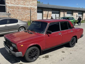 Авто ВАЗ 2107 1996 № 8795612