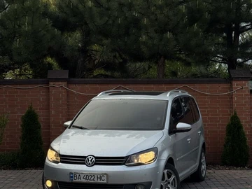 Авто Volkswagen Touran 2011 № 8796119