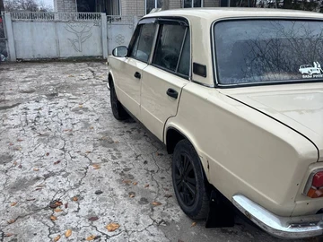 Авто ВАЗ 2103 1983 № 8796147