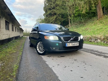 Авто Volvo V50 2010 № 8796716