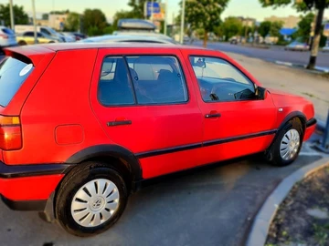 Авто Volkswagen Golf 1992 № 8797527