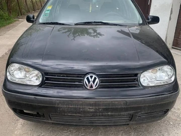 Авто Volkswagen Golf 1999 № 8797703