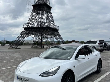 Авто Tesla Model 3 2018 № 8797776