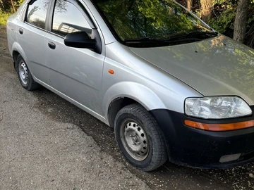 Авто Chevrolet Aveo 2005 № 8797949