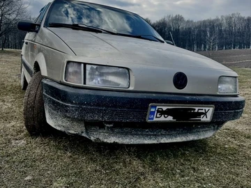 Авто Volkswagen Passat Sedan 1988 № 8798159