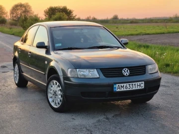 Авто Volkswagen Passat Sedan 2000 № 8798312