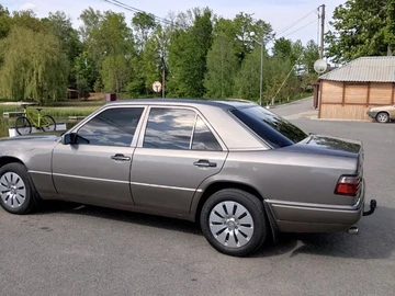 Авто Mercedes W124 1993 № 8798600
