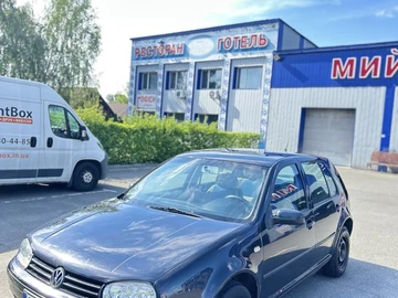 Авто Volkswagen Golf 2000 № 8799190
