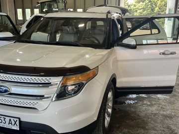 Авто Ford Explorer 2013 № 8799536