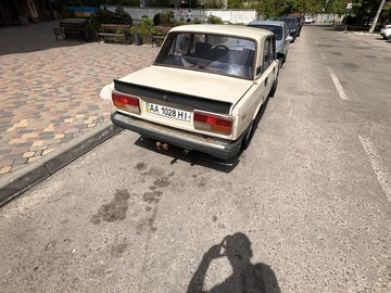 Авто ВАЗ 2107 1988 № 8799799