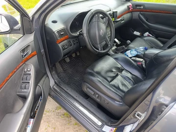 Авто Toyota Avensis 2004 № 8800018