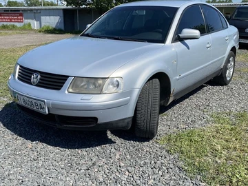 Авто Volkswagen Passat Sedan 2000 № 8800160
