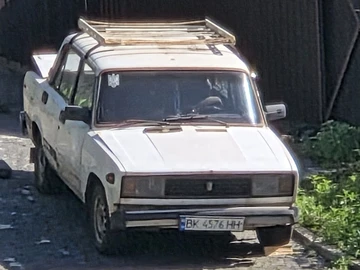 Авто ВАЗ 2105 1988 № 8800331