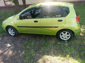 Авто Chevrolet Aveo 2005 № 8800363