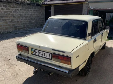 Авто ВАЗ 2107 1989 № 8800383