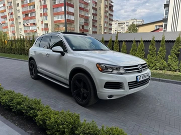 Авто Volkswagen Touareg 2013 № 8800407
