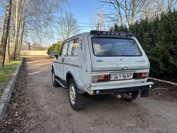 Авто ВАЗ 2121 1990 № 8800425