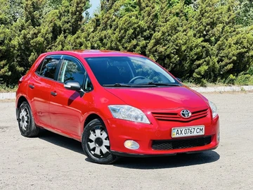 Авто Toyota Auris 2012 № 8800435