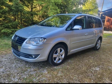 Авто Volkswagen Touran 2009 № 8800463