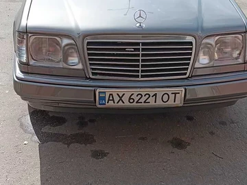 Авто Mercedes 220 1995 № 8800993