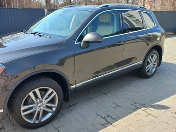 Авто Volkswagen Touareg 2015 № 8801011