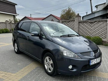 Авто Mitsubishi Grandis 2006 № 8801030